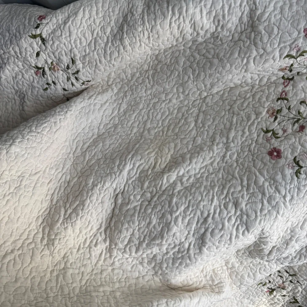Peking Handicraft Quilt King Cream Floral Embroidered Cotton Cottagecore Bedding